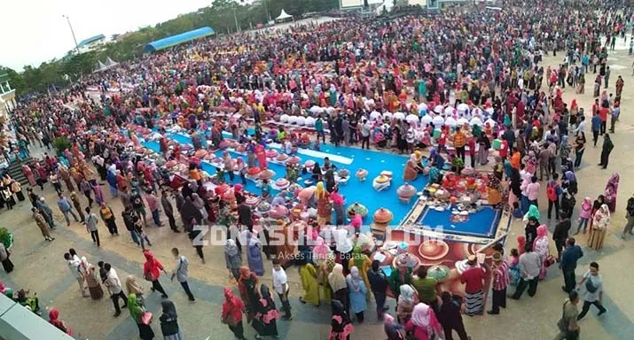 Ribuan Orang Hadiri Pakande-Kandea, Acara Penyambutan Ali Mazi-Lukman 