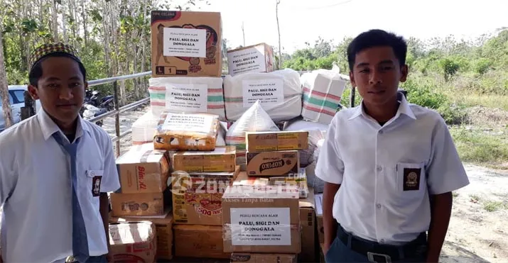 SMAN 1 Tiworo Tengah Bantu Korban Bencana Sulteng