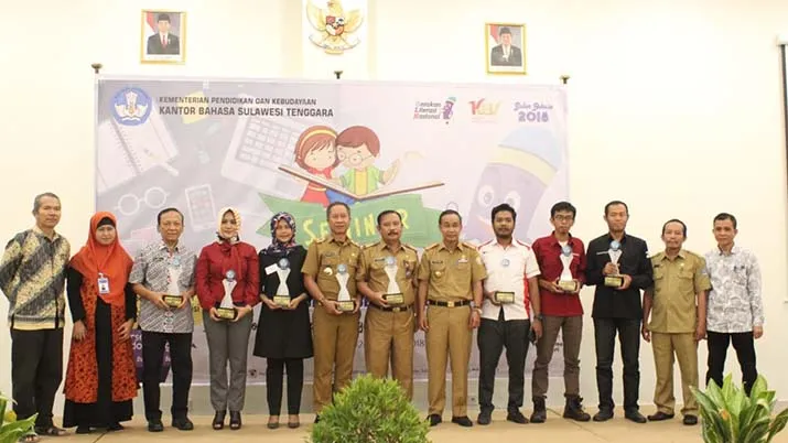 Zonasultra.com Terima Penghargaan Terbaik Satu Penggunaan Bahasa Indonesia