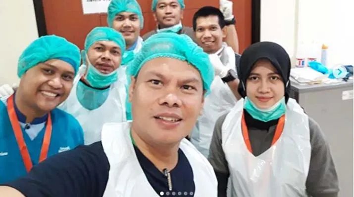 Mauluddin bersama tim medis forensik