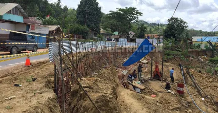 Jalan Trans Sulawesi Ambles, 4 Rumah Warga Rusak di Sampara