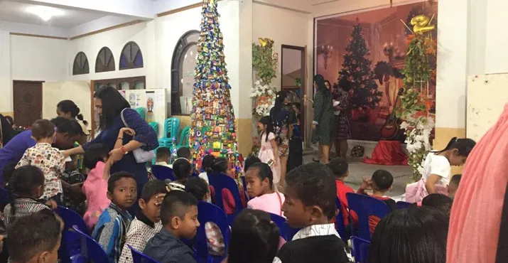 Pohon Natal Unik hingga Acara Khusus Anak-anak, Warnai Perayaan Natal di Gereja ST Fransiskus Xaverius
