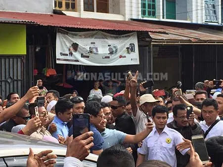 Ajang Selfie Bikin Sandiaga Kesulitan Masuk Pasar Mandonga