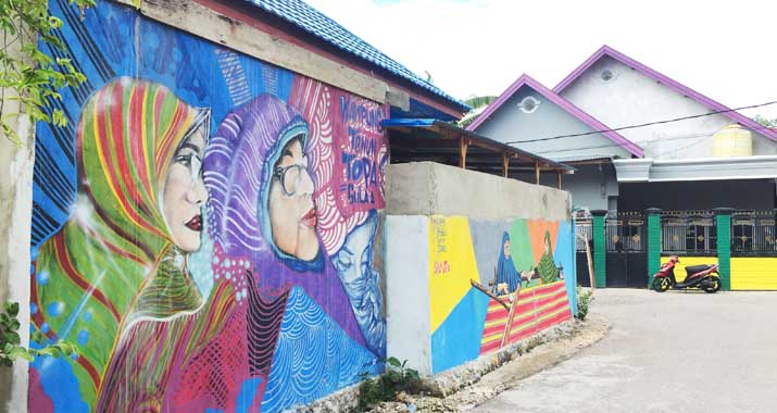 Penuh Warna, Indahnya Kampung Tenun Sulaa di Baubau