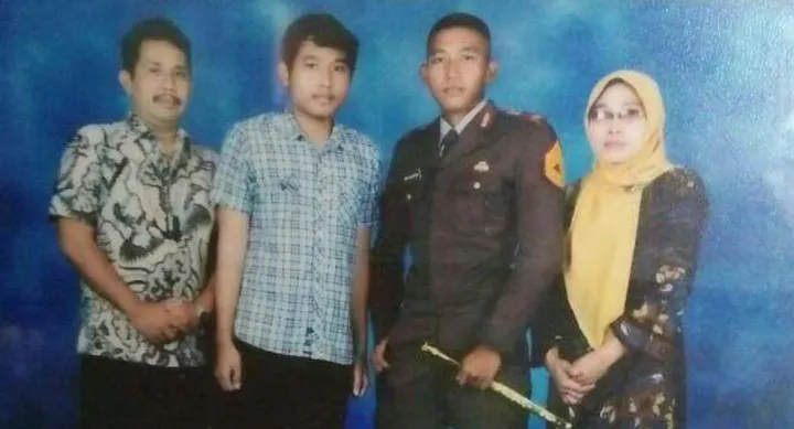 Foto Ipda Brian Wicaksono bersama keluarga