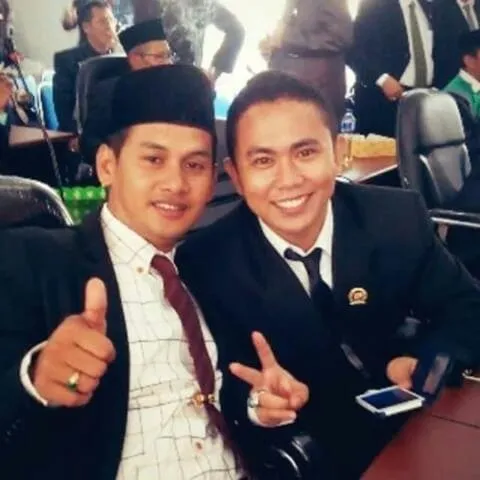 Andi Arjan Syaputra (kanan) dan Irwansyah (kiri)