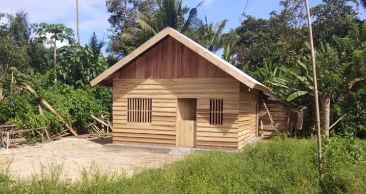 Bantu Nenek Epong, Seorang Polisi di Konawe Sisihkan Gaji dan Remunerasi