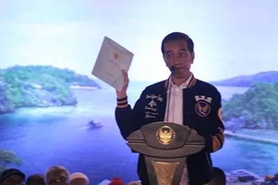 Jokowi Bagikan 2.010 Sertifikat Tanah ke Warga Sultra