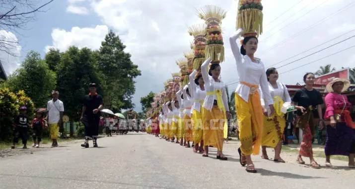 Parade Ogoh-Ogoh di Koltim, Ratusan Warga Antusias Menonton