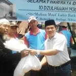 Antam Bagikan 1.480 Kantung Daging Kurban di Kolaka