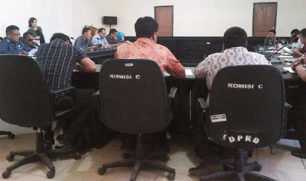 rapat_dengar_pendapat Pemilik Lahan : Keberadaan PT. SAJ di Konut Tak Memberi Manfaat
