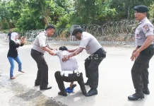 Pendukung Paslon Bupati di Muna Bentrok, Perwira Polisi Jadi Korban Pelemparan