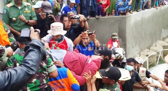 km marina baru tenggelam