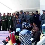 Listrik Sering Padam, Warga Bombana Tuntut Kepala PLN Mundur Listrik Sering Padam, Warga Bombana Tuntut Kepala PLN Mundur