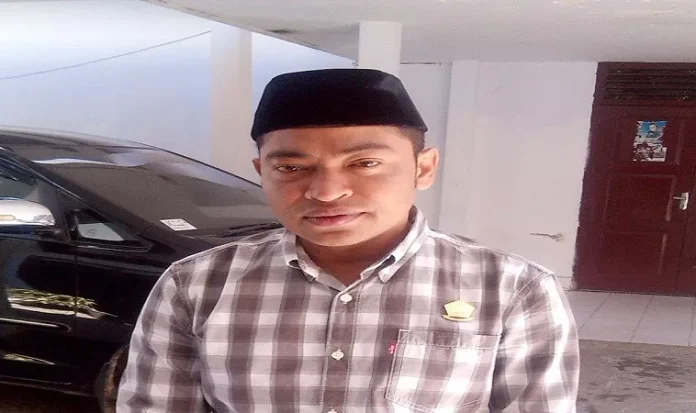 ali_akbar_dprd Porstitusi Via "SMS" Kecolongan Besar Buat Masyarakat Kendari