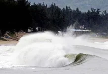 Peringatan Gelombang Tinggi 2,5 Meter di Sultra Masih Berpotensi Hingga 4 Oktober Tiga Kecamatan di Konut Ini Berpotensi Diterjang Gelombang Tinggi