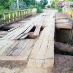 Warga di Empat Desa Konawe Utara Ini Keluhkan Jembatan Rusak Warga di Empat Desa Konawe Utara Ini Keluhkan Jembatan Rusak