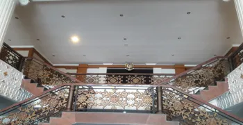 KANTOR GUBERNUR SULTRA- Tampak depan luar kantor Gubernur Sulawesi Tenggara (Sultra). Telihat gedung yang begitu megah, dimana proses pembangunan memakan waktu kurang lebih 8 tahun sama seperti masa jabatan Nur Alam. ILHAM SURAHMIN/ZONASULTRA.COM