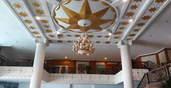 KANTOR GUBERNUR SULTRA- Tampak depan luar kantor Gubernur Sulawesi Tenggara (Sultra). Telihat gedung yang begitu megah, dimana proses pembangunan memakan waktu kurang lebih 8 tahun sama seperti masa jabatan Nur Alam. ILHAM SURAHMIN/ZONASULTRA.COM