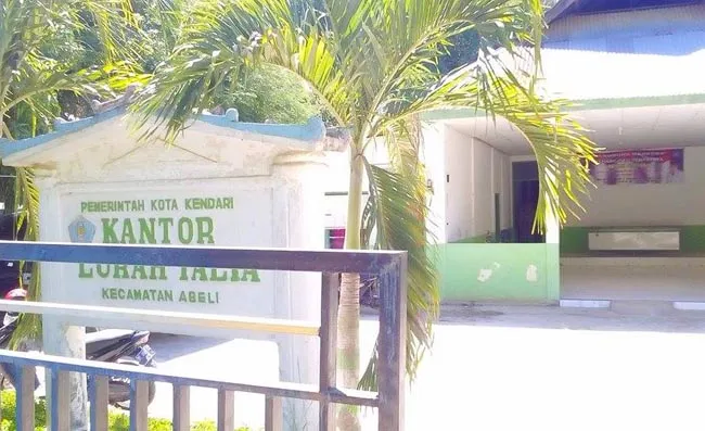 kantor_lurah_talia Urus Sertifikat Prona, Warga Kelurahan Talia Dibebani Rp.500 Ribu