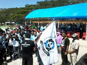 Aksi Silat Potong Pisang Warnai Deklrasi Walikota Kendari Sebagai Calon Gubernur SultraAksi Silat Potong Pisang Warnai Deklrasi Walikota Kendari Sebagai Calon Gubernur Sultra