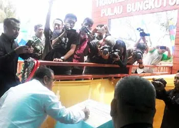 Ironis, Jelang Peresmian Kawasan Wisata Mangrove 4 Hektar Lahan Mangrove Rata Tanah