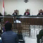 Polisi Jaga Ketat Sidang Pilkada dengan Terdakwa Kades Marobo Kasus Pemalsuan Rekomendasi Panwaslu Muna, Gugur Karena Kadaluarsa