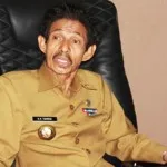 AS Tamrin Minta Warga Baubau Kurangi Sampah Plastik Pesaing Walikota Baubau Mulai Bermunculan, AS Tamrin : Maun Nyalon, Ngaca Dulu