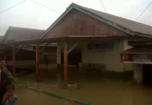 Diguyur Hujan 2 Jam, Puluhan Rumah di Bombana Terendam Banjir Diguyur Hujan 2 Jam, Puluhan Rumah di Bombana Terendam Banjir