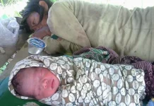 Wanita Gila Ini Melahirkan Tanpa Bantuan Dokter Wanita Gila Ini Melahirkan Tanpa Bantuan Dokter