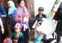 Tinggalkan Suami di Kendari, Seorang Ibu Eks Gafatar Akhirnya Kembali Bersama 3 Anaknya Tinggalkan Suami di Kendari, Seorang Ibu Eks Gafatar Boyong 3 Anaknya ke Kaltim