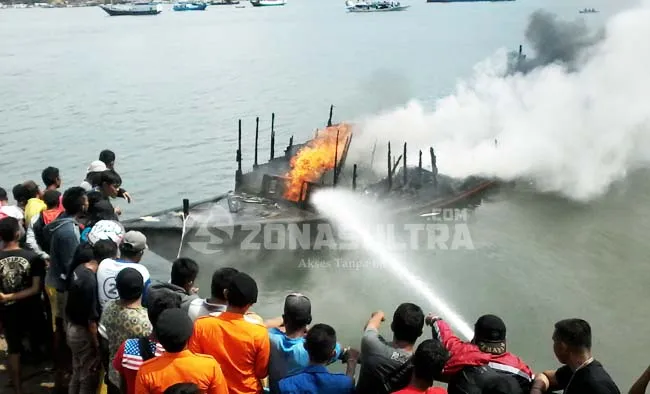 km_sindrayani_terbakar Beraking News: KM Sidrayani Hangus Terbakar di Pelabuhan Very Wawonii
