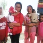 Sambil Gendong Anak, Korban Eksekusi Lahan Datangi Kantor Walikota Minta Bantuan Sambil Gendong Anak, Korban Eksekusi Lahan Datangi Kantor Walikota Minta Bantuan