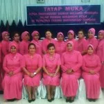 Ketua Bhayangkari Sultra : Isteri Jangan Terlalu Lama Tinggalkan Suami, Takutnya Nanti… Ketua Bhayangkari Sultra : Isteri Jangan Terlalu Lama Tinggalkan Suami, Takutnya Nanti...