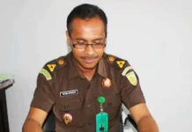 Diduga Gunakan Dana Fiktif Rental Mobil, Lima Komisoner KPU Konsel Dilapor ke Kejari Diduga Gunakan Dana Fiktif Rental Mobil, Lima Komisoner KPU Konsel Dilapor ke Kejari