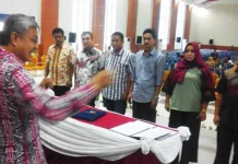 Minus Surunuddin-Arsalim, Nur Alam Arahkan Langsung Gladi Pelantikan 3 Paslon Bupati Minus Surunuddin-Arsalim, Nur Alam Arahkan Langsung Gladi Pelantikan 3 Paslon Bupati