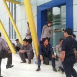 Breaking News: Pasukan Anti Teror Diterjunkan di Areal Pelantikan Breaking News: Pasukan Anti Teror Diterjungkan di Areal Pelantikan