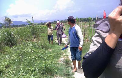 Wanita Gila Ini Melahirkan Tanpa Bantuan Dokter