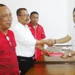 Kembalikan Berkas Pendaftaran, Umar Bonte Optimis Gunakan PDIP Kembalikan Berkas Pendaftaran, Umar Bonte Optimis Gunakan PDIP