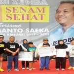 Nyalon Walikota, Sudarmanto Ajak Ratusan Warga Kendari Senam Zumba Nyalon Walikota, Sudarmanto Ajak Ratusan Warga Kendari Senam Zumba