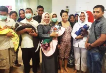Ibu Bupati Konsel Jamin Bayi Kembar Empat Keluar dari Rs Ibu Bupati Konsel Jamin Bayi Kembar Empat Keluar dari Rs
