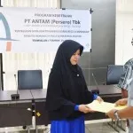 Antam Salurkan Dana Kemitraan Tahap Pertama Rp 2 Miliar Antam Salurkan Dana Kemitraan Tahap Pertama Rp 2 Miliar