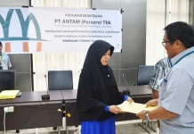 Antam Salurkan Dana Kemitraan Tahap Pertama Rp 2 Miliar Antam Salurkan Dana Kemitraan Tahap Pertama Rp 2 Miliar