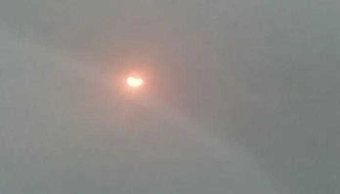 Gerhana Matahari di Sultra Telah Masuki Tahap Pertama Gerhana Matahari di Sultra Telah Masuki Tahap Pertama