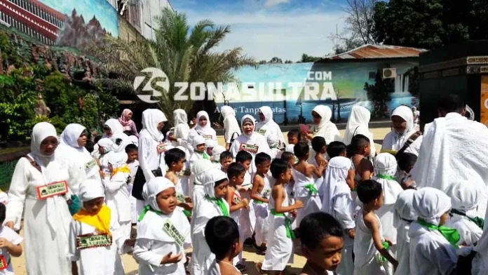 Ratusan Murid TK Kota Kendari Jadi Rombongan Haji Cilik
