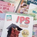 SMPN 2 Kolaka Bisnis Jual Buku ke Siswa? SMPN 2 Kolaka Bisnis Jual Buku ke Siswa?