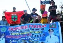 Ucapan HUT Konawe dari Puncak Gunung Mekongga Ucapan HUT Konawe dari Puncak Gunung Mekongga
