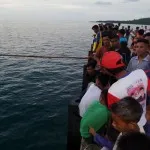 Orang Ini Tewas Ketika Mobil yang Dikendarainya Terjun ke Laut Orang Ini Tewas Ketika Mobil yang Dikendarainya Terjun ke Laut