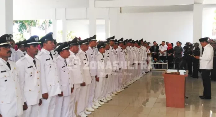 Lantik 56 Kades, Bupati Kolaka Tekankan Ketaatan Aturan Undang-undang Desa