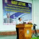 Profesor Asal Jepang : Era Digital, Internet Sudah Menjadi Kebutuhan Sehari-Hari Profesor Asal Jepang : Era Digital, Internet Sudah Menjadi Kebutuhan Sehari-Hari